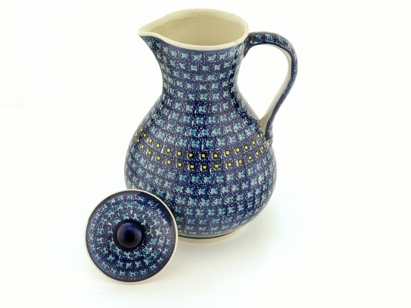 Pitcher with Lid 64 oz