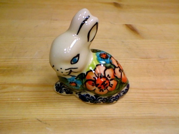 Bunny Figurine 3"