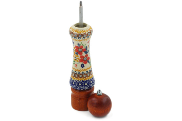 Pepper Grinder 8"