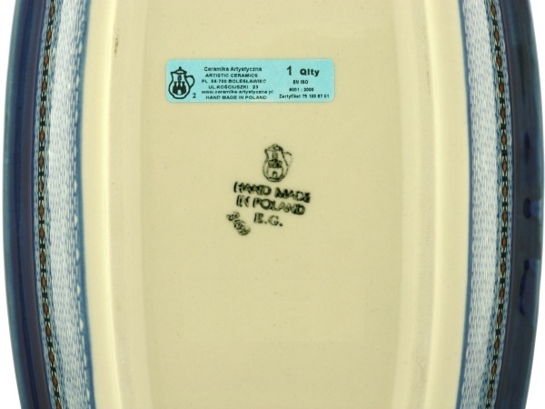 Oval Baker with Handles 14"