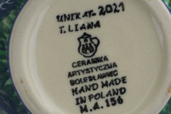 Bowl with Loop-Handle 6"