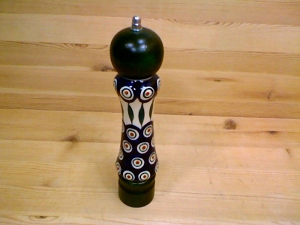 Pepper Grinder 8"