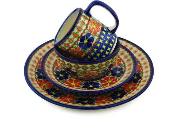 Polish Pottery Place Setting 4-Piece: 10½" dinner plate, 7½" dessert or side plate, 5¼" bowl and a 12 oz mug