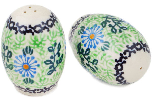 Salt and Pepper Set 2"