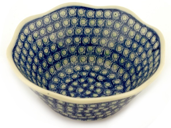Scalloped Bowl 8"