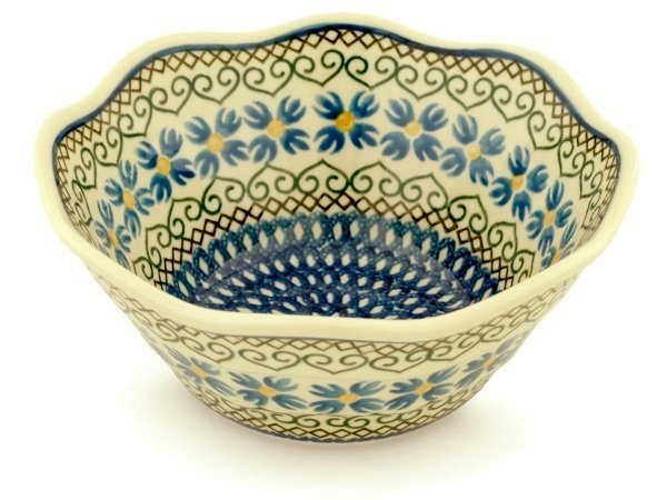Scalloped Bowl 8"