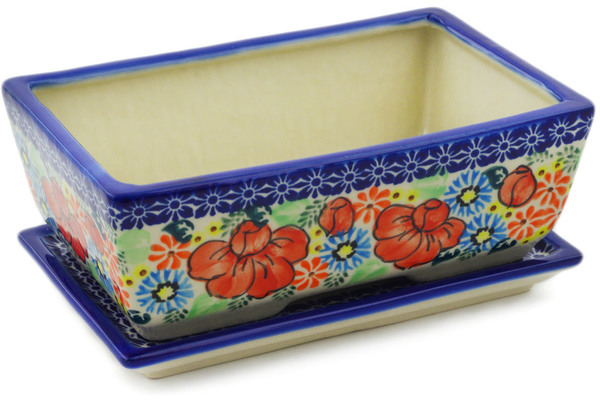 Planter with a tray