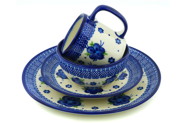 Polish Pottery Place Setting 4-Piece: 10½" dinner plate, 7½" dessert or side plate, 5¼" bowl and a 12 oz mug