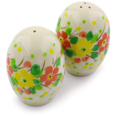 Salt and Pepper Set 2"