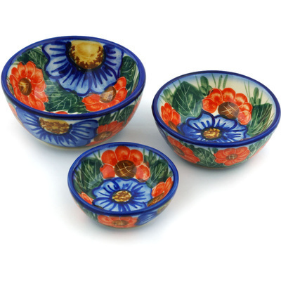 Polish Pottery Set of 3 Nesting Bowls Small Flowers In Bloom UNIKAT